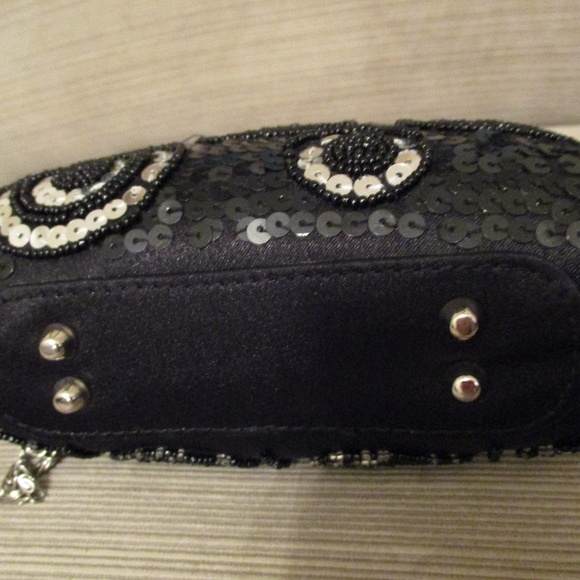NWOT EXPRESSIONS NYC EVENINGBAG Sequins Beads - Picture 6 of 8